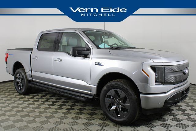 2025 Ford F-150 Lightning Flash's photo