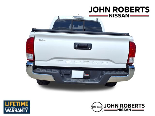 2016 Toyota Tacoma SR5 photo 13