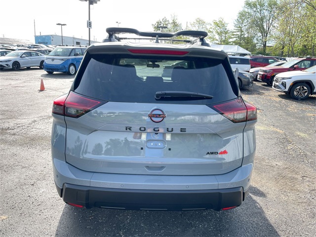 2025 Nissan Rogue SV photo 12