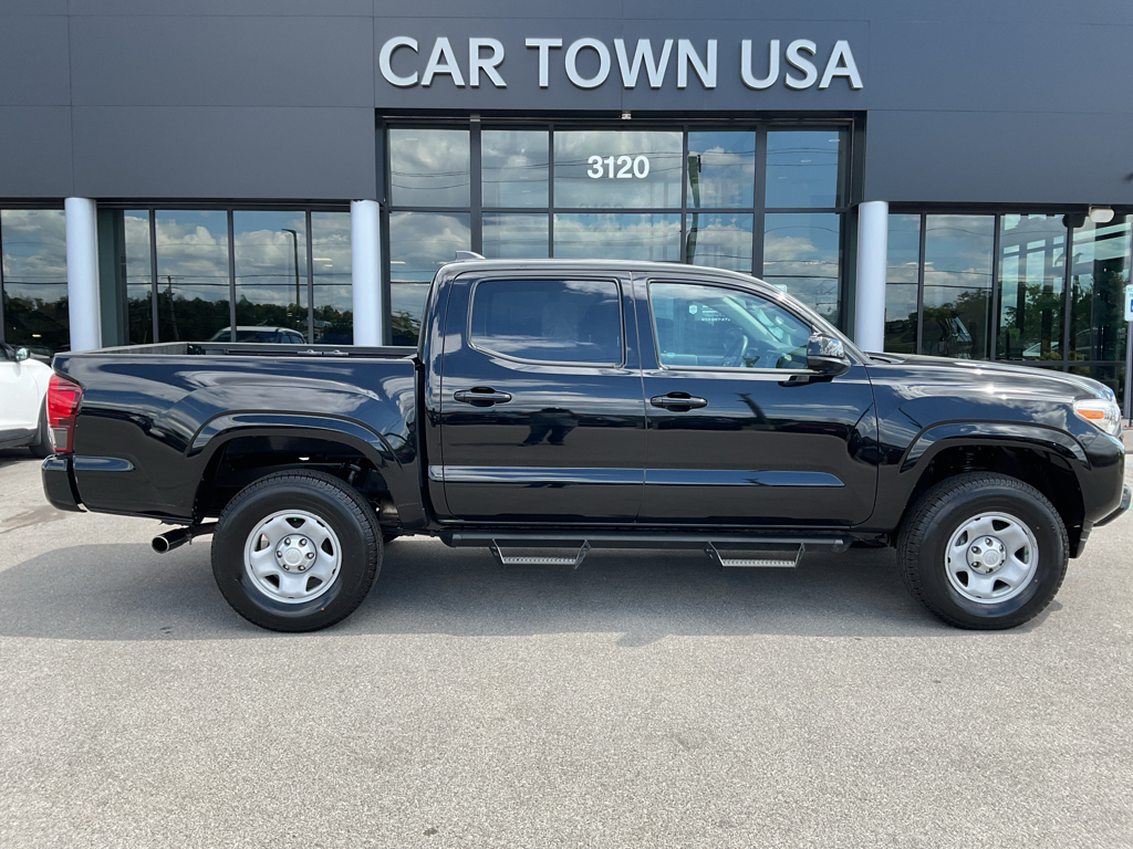 2023 Toyota Tacoma SR 4x4 photo 9
