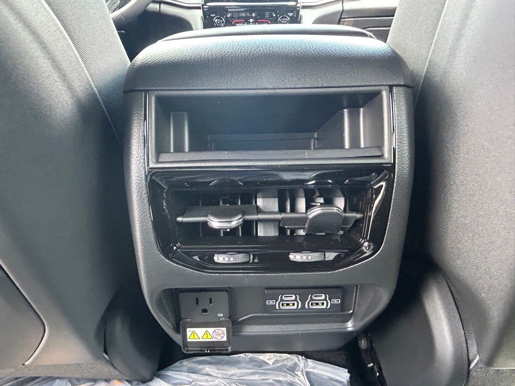 2025 Jeep Grand Cherokee Laredo X photo 29