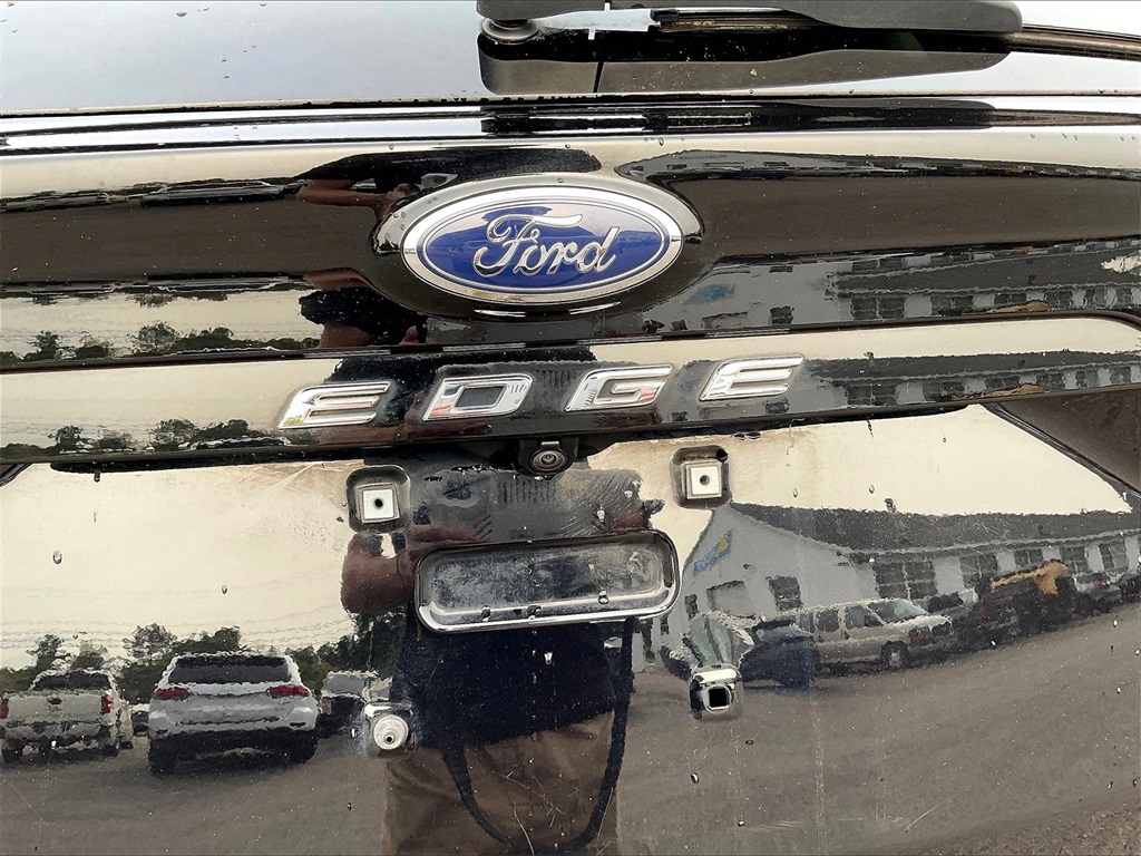 2021 Ford Edge SEL photo 27