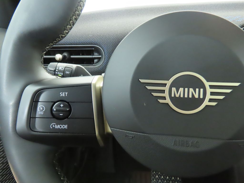 2025 Mini Cooper Hardtop S photo 11