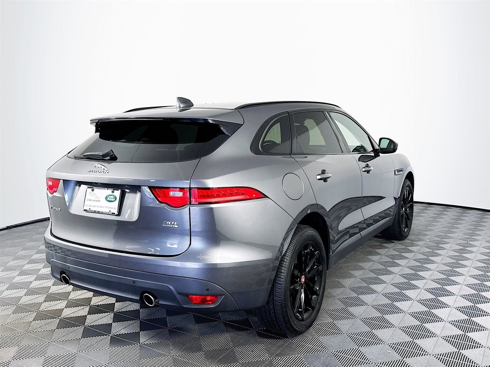 2018 Jaguar F-PACE Prestige photo 4