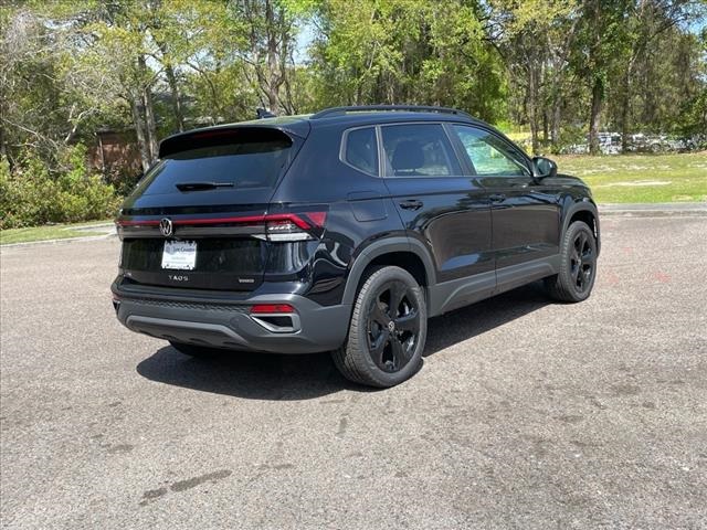 2025 Volkswagen Taos SE photo 3