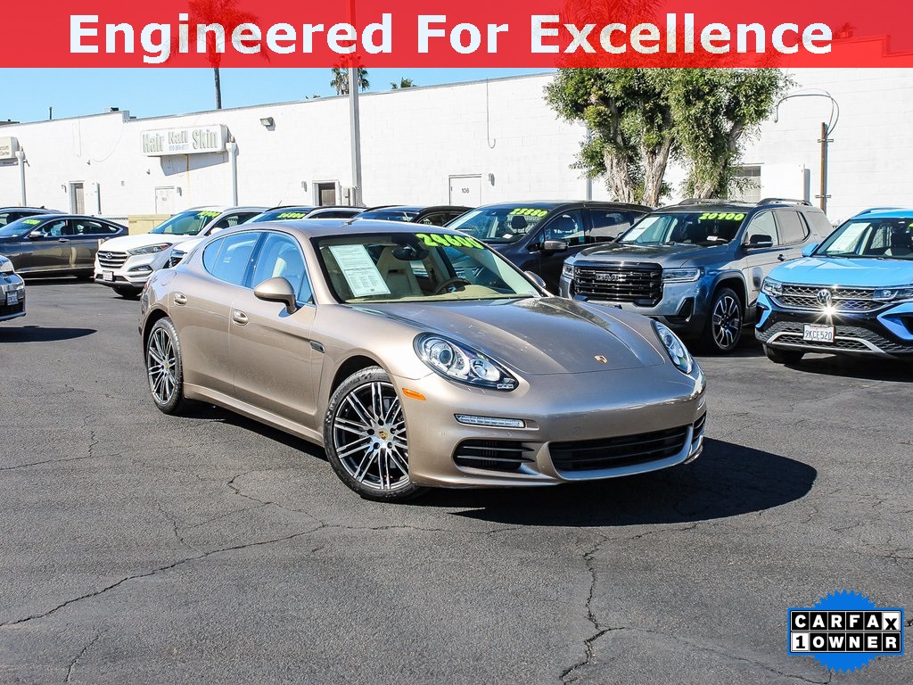 2015 Porsche Panamera S's photo