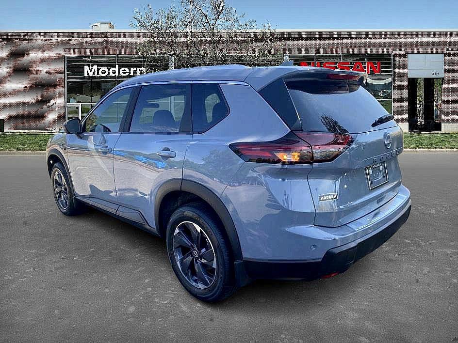 2026 Nissan Rogue SV photo 2