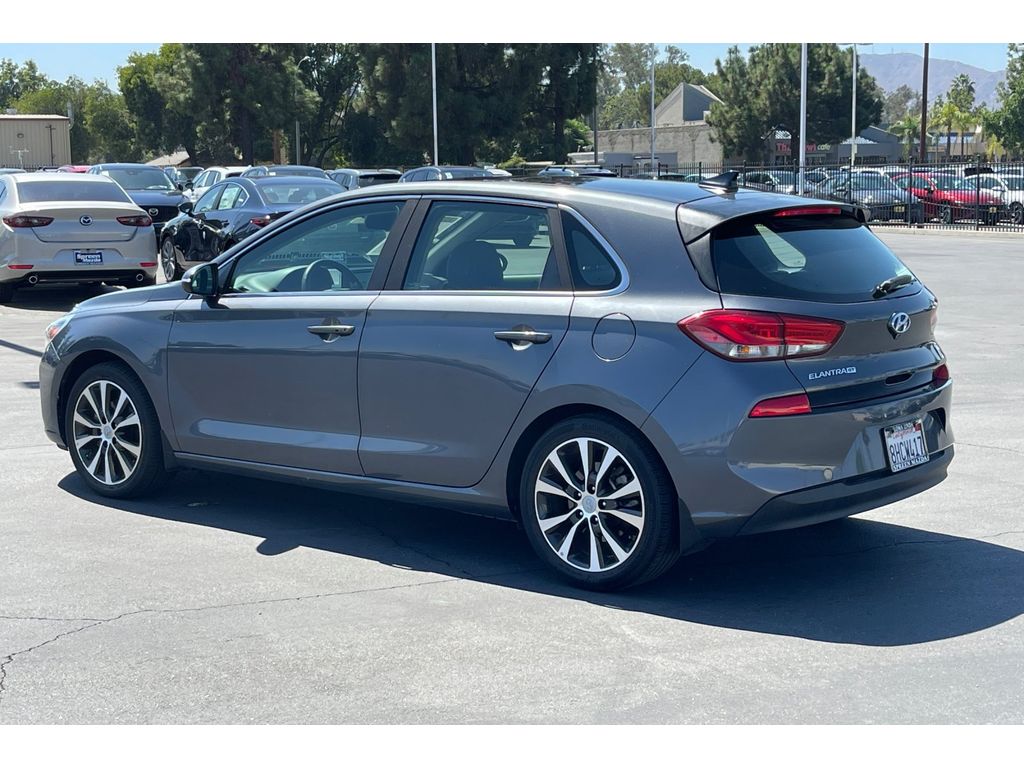 2018 Hyundai Elantra GT Base photo 4