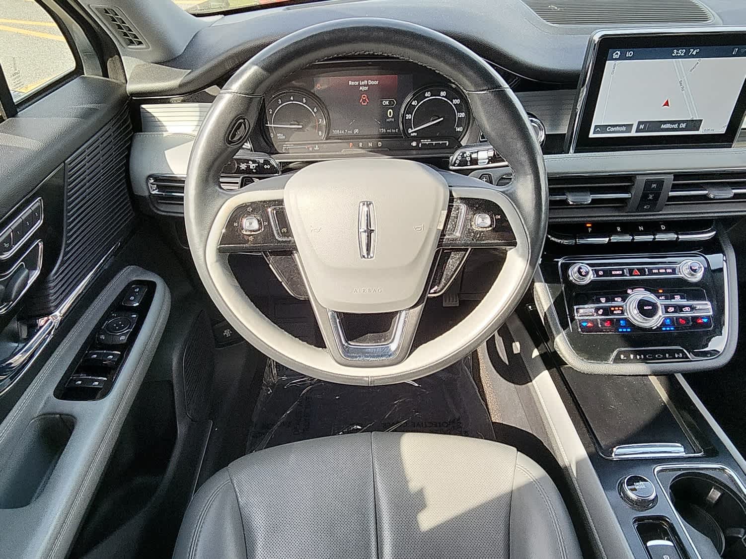 2021 Lincoln Corsair Standard photo 11