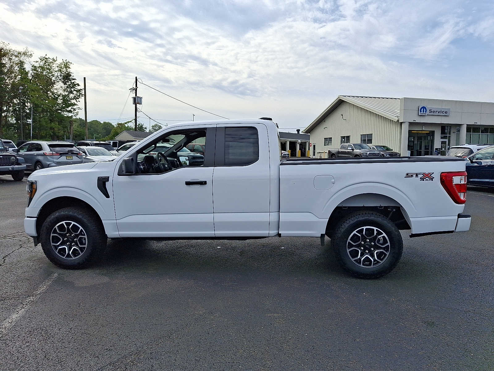 2023 Ford F-150 XL STX photo 4