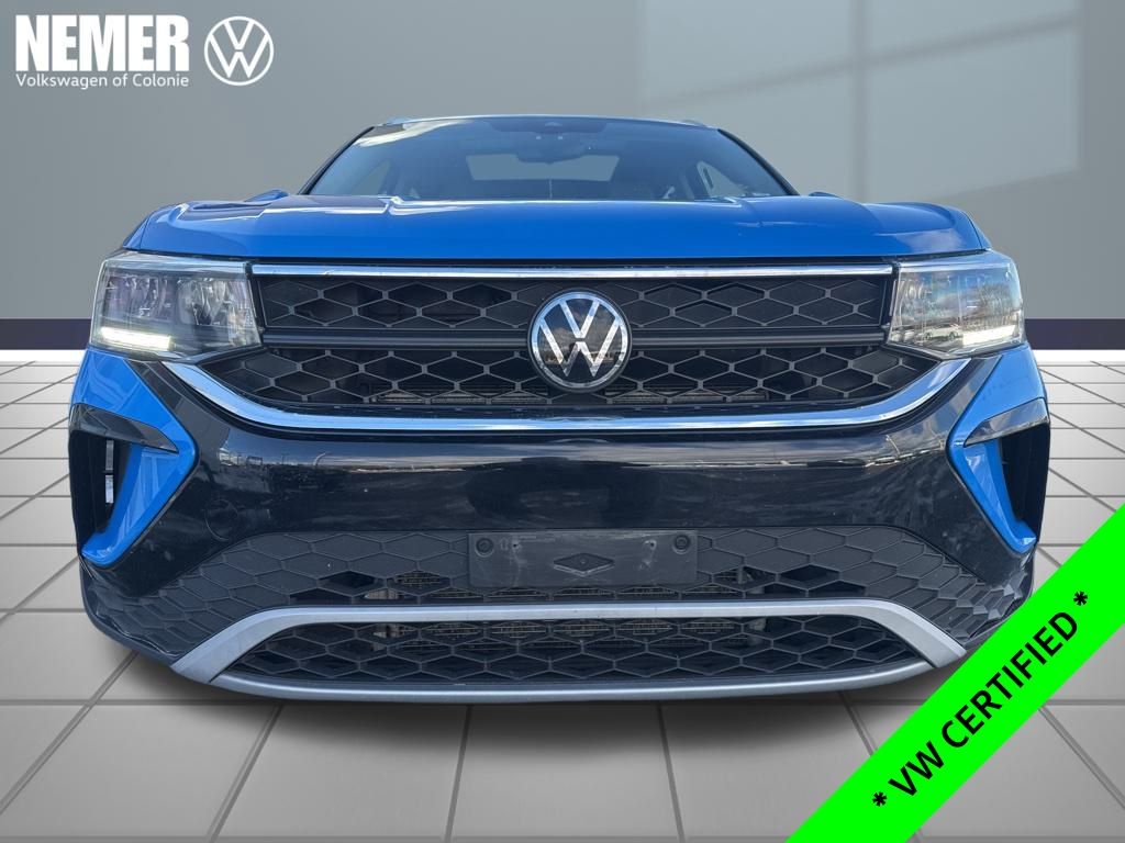 2023 Volkswagen Taos SE photo 2