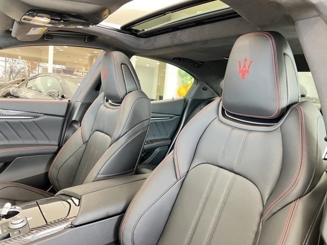 2024 Maserati Ghibli Modena photo 16