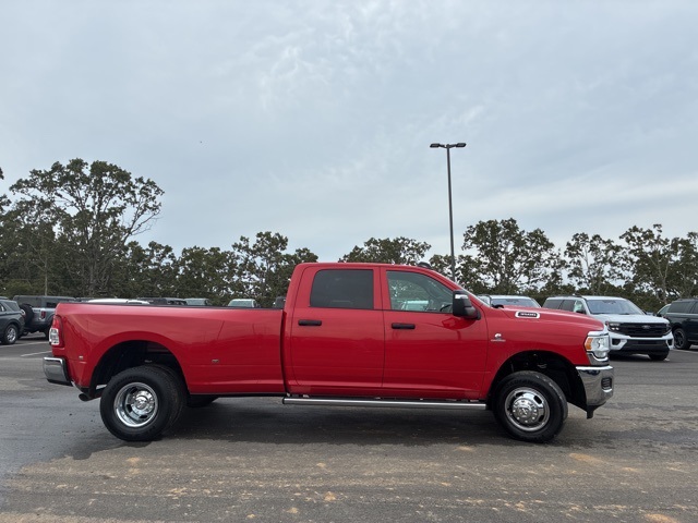 2024 Ram 3500 Tradesman photo 3