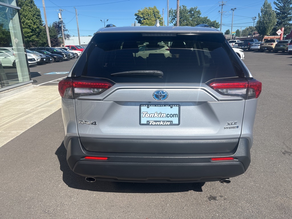 2022 Toyota RAV4 Hybrid XLE Premium photo 6