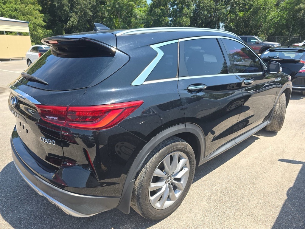 2021 Infiniti QX50 Luxe AWD photo 16