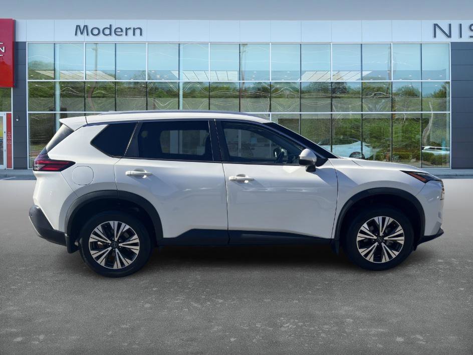 2022 Nissan Rogue SV photo 4