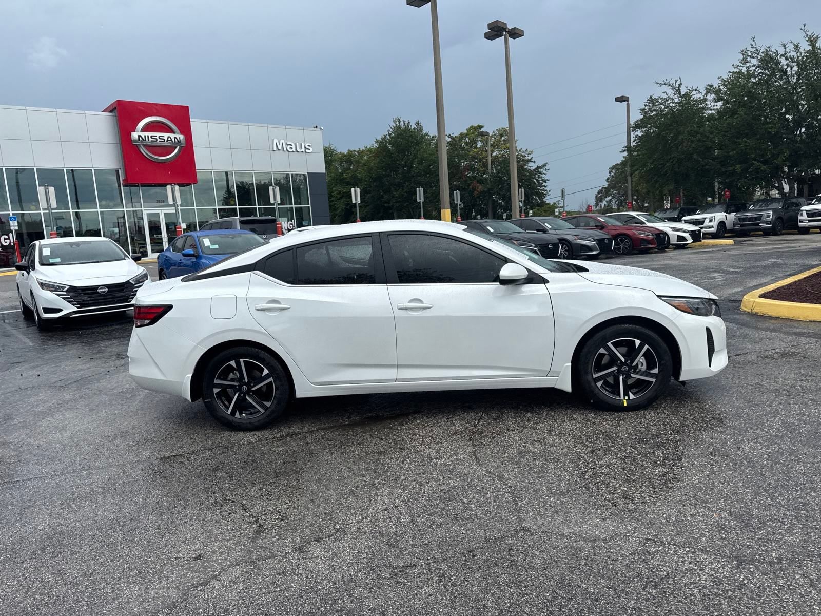 2025 Nissan Sentra SV photo 4