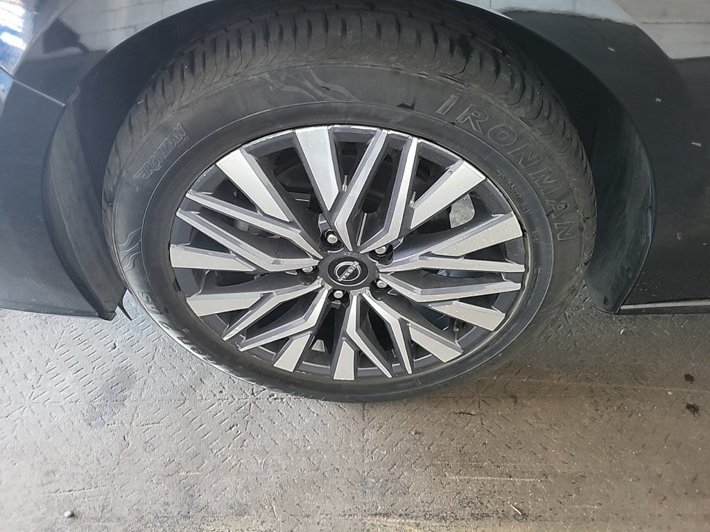 2024 Nissan Altima 2.5 SV photo 3