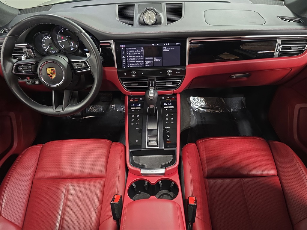 2023 Porsche Macan T photo 13