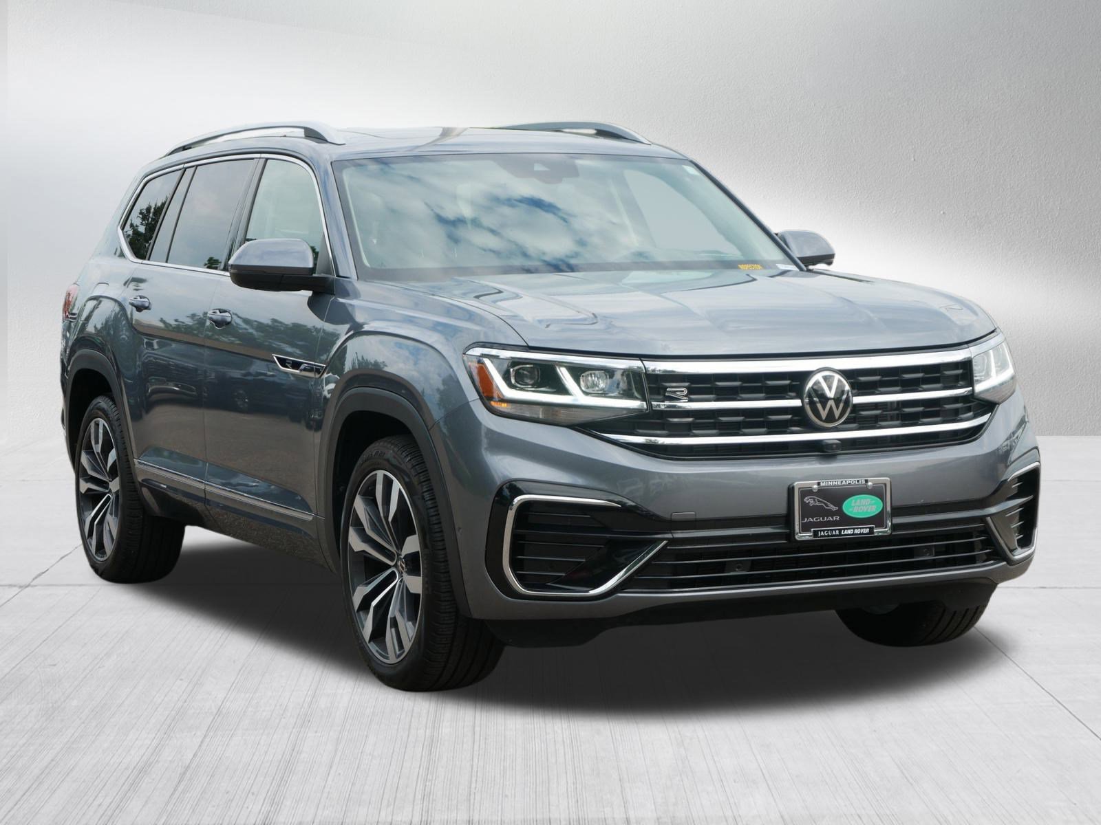 2022 Volkswagen Atlas V6 SEL Premium R-Line photo 2