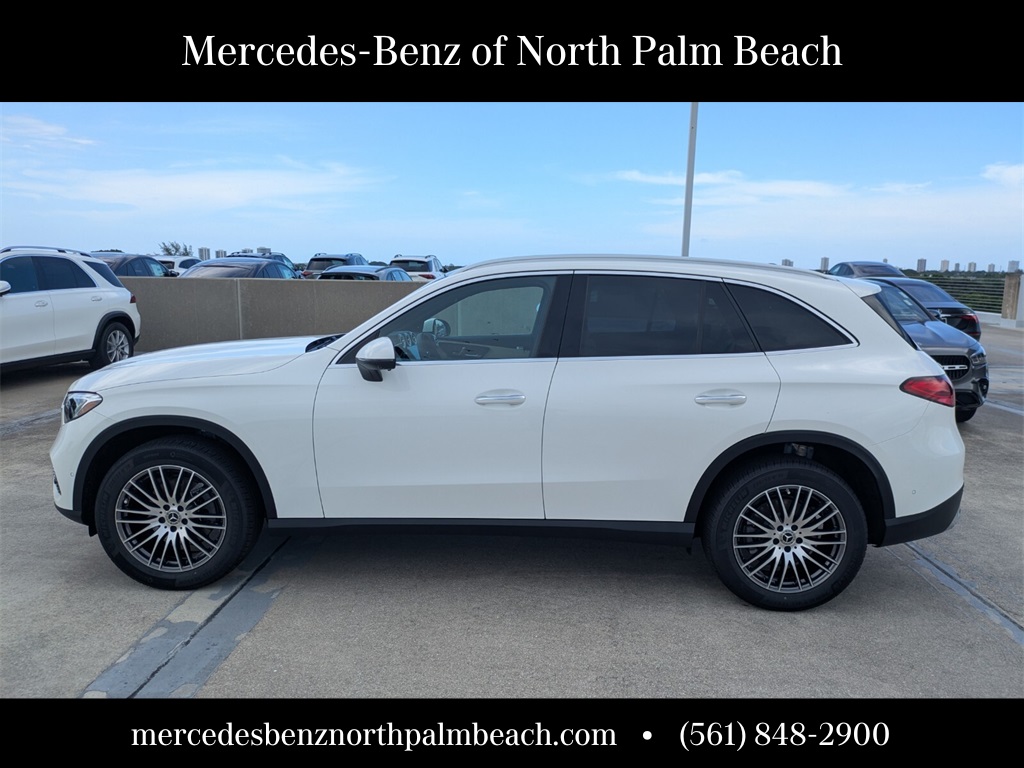 2026 Mercedes Benz GLC 300 photo 2