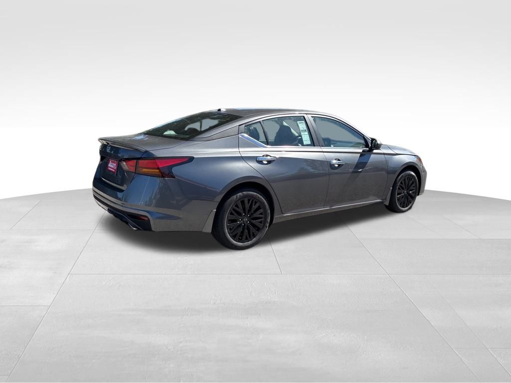 2025 Nissan Altima SV Special Edition photo 3