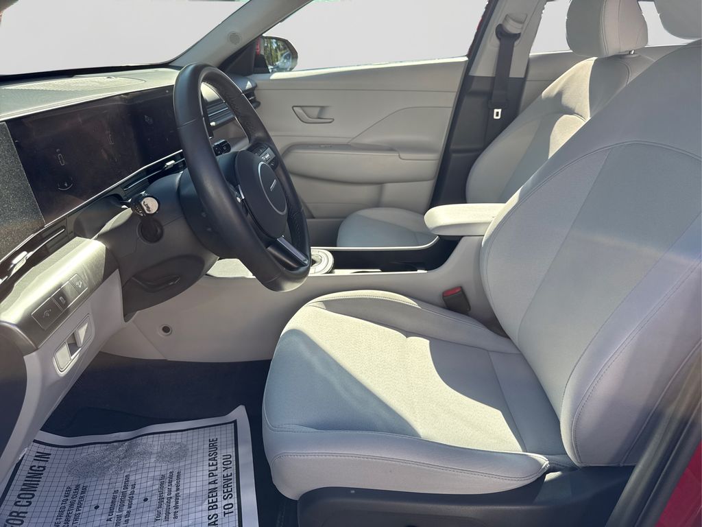 2024 Hyundai Kona SEL photo 9
