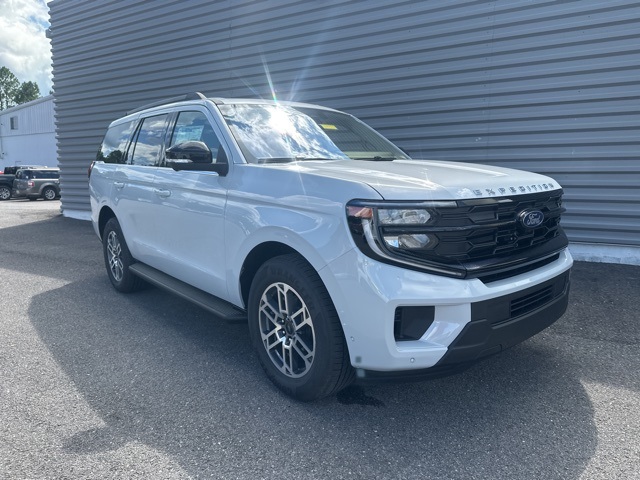 2025 Ford Expedition Active's photo