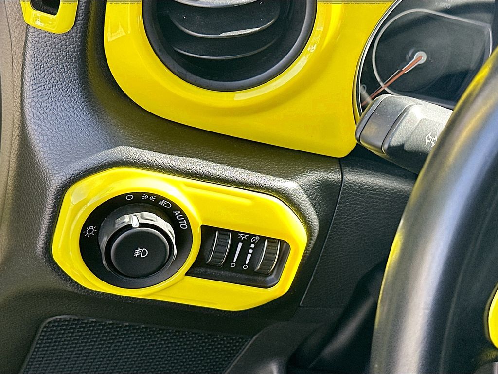 2022 Jeep Wrangler Unlimited High Tide photo 10