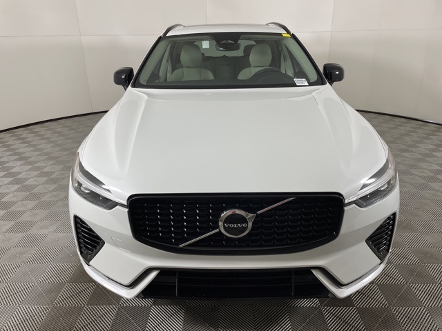 2024 Volvo XC60 Recharge T8 Core photo 4