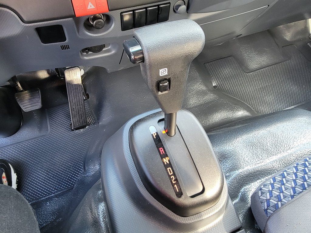 2023 Chevrolet Silverado Base photo 12