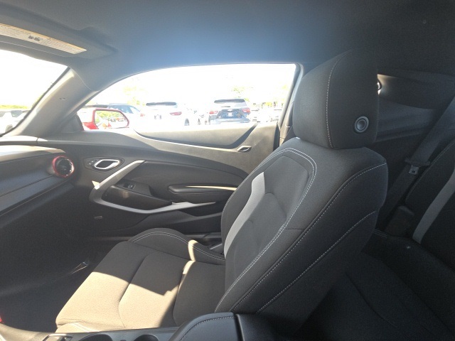 2021 Chevrolet Camaro 1LT photo 22