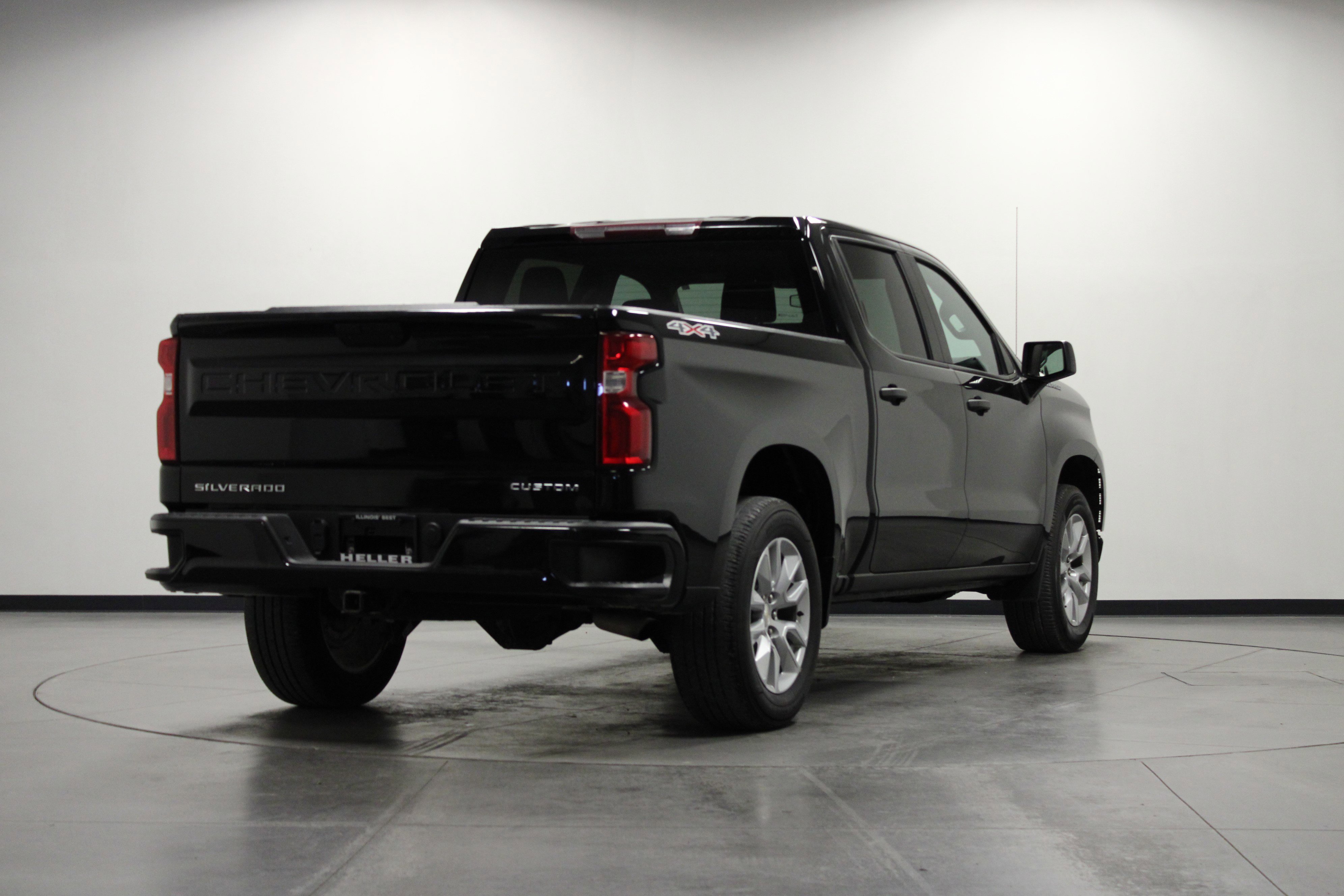 2021 Chevrolet Silverado 1500 Custom photo 3