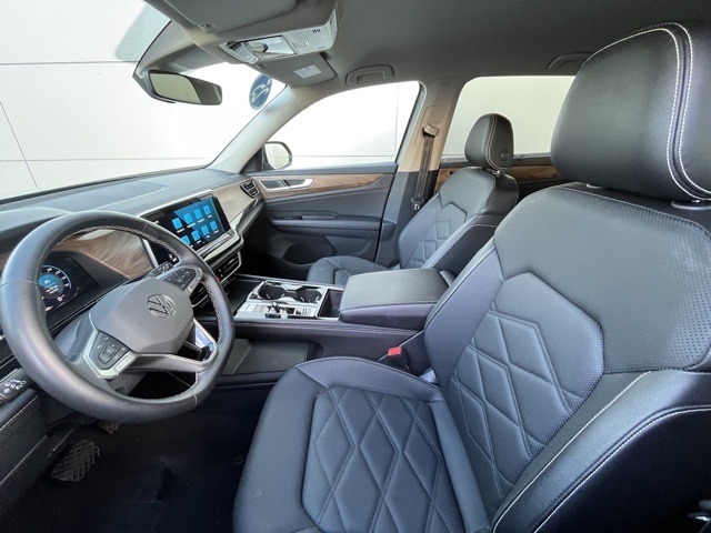 2025 Volkswagen Atlas SE Technology photo 2