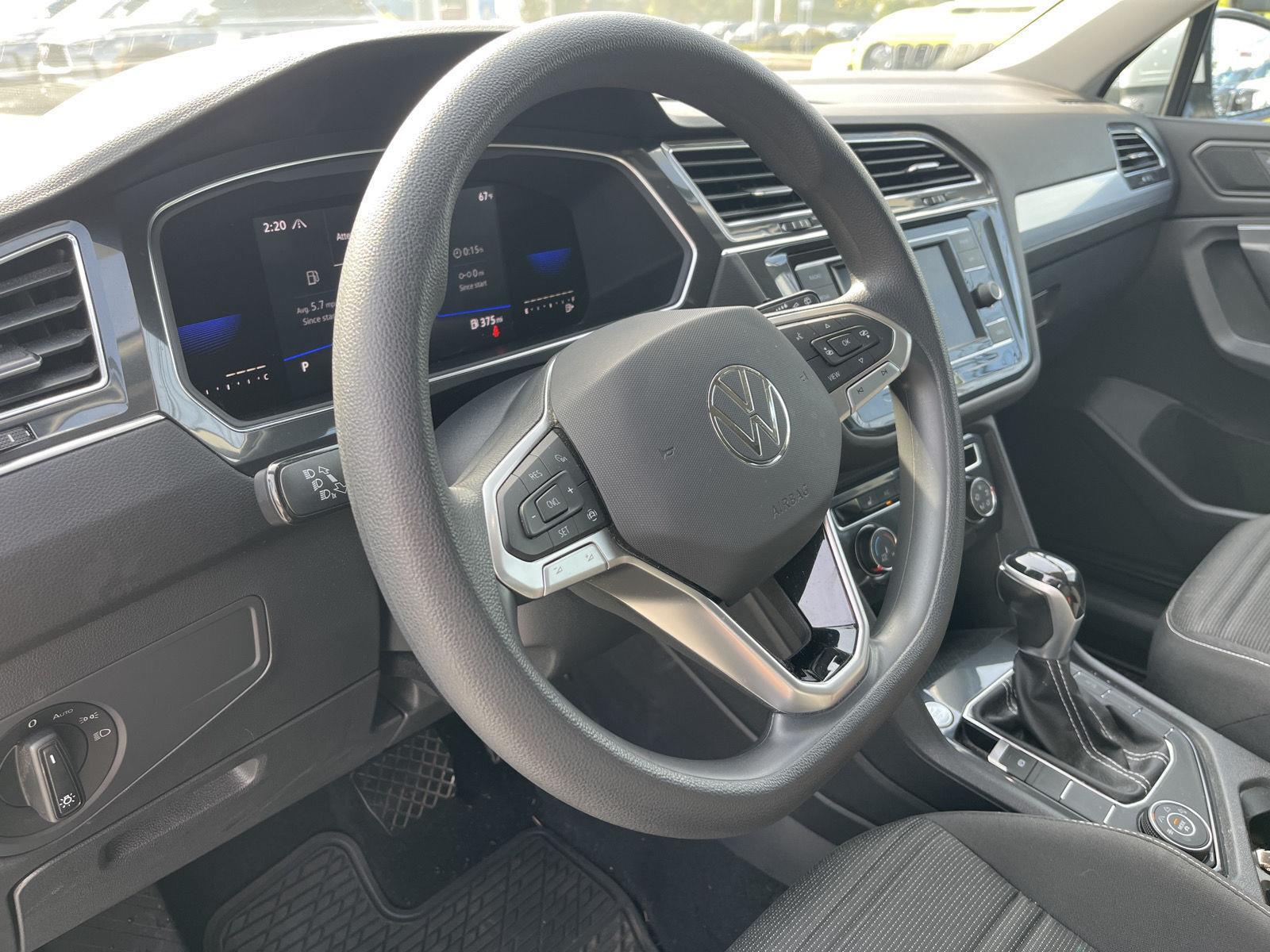 2022 Volkswagen Tiguan S photo 10