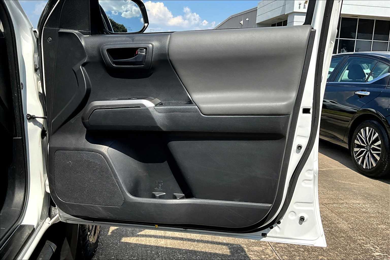 2023 Toyota Tacoma SR5 photo 21