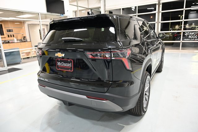 2026 Chevrolet Equinox LT photo 2