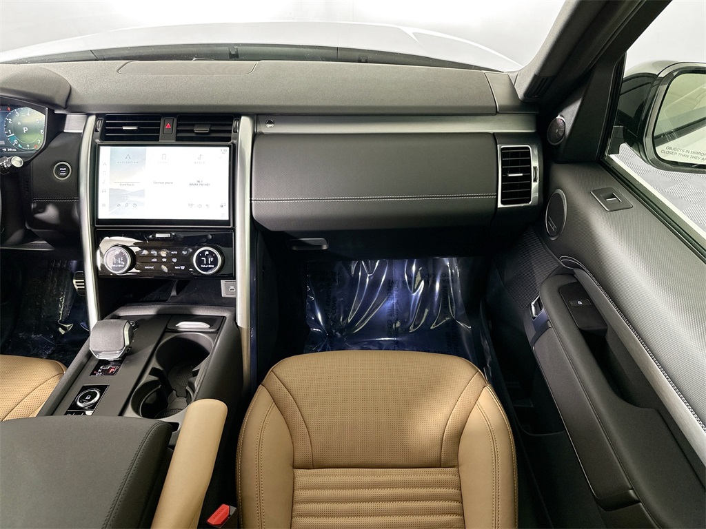 2025 Land Rover Discovery SE photo 25