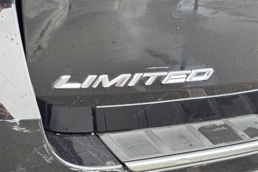 2023 Ford Explorer Limited photo 8
