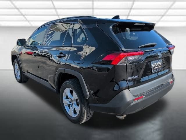 Used 2021 Toyota RAV4 XLE with VIN 2T3W1RFV5MW130632 for sale in Grand Prairie, TX