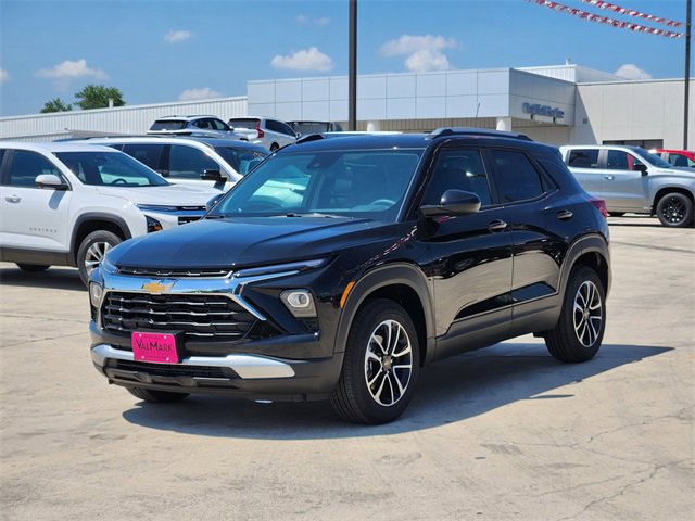 2026 Chevrolet Trailblazer LT photo 2