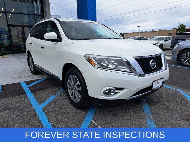 2016 Nissan Pathfinder SL photo 3