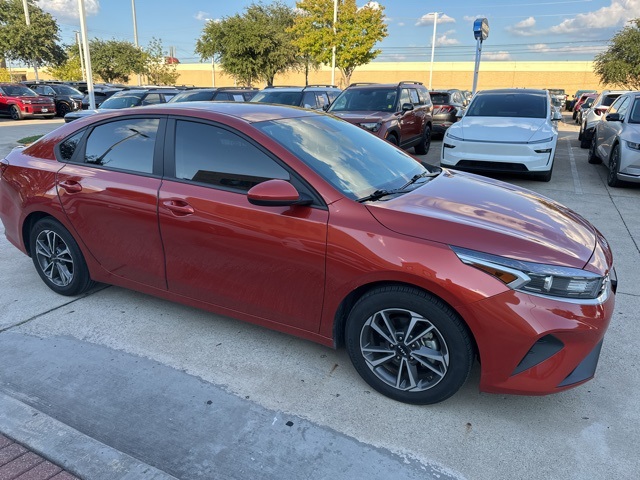 2023 Kia Forte LXS photo 4