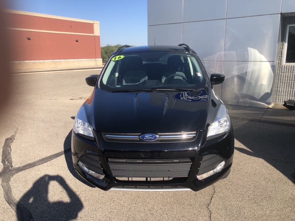 2016 Ford Escape SE photo 2