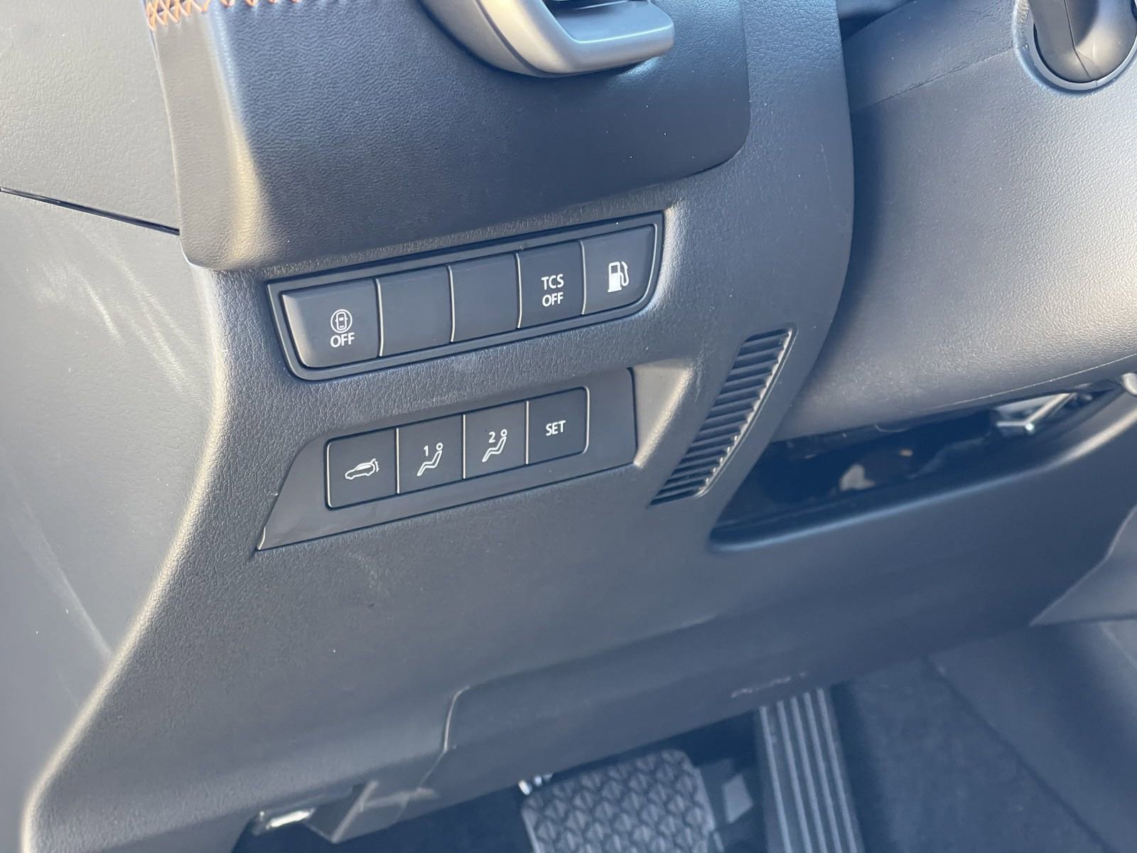 2025 Mazda CX-50 Premium photo 6
