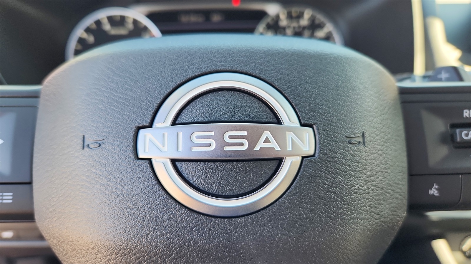 2025 Nissan Rogue SV photo 25