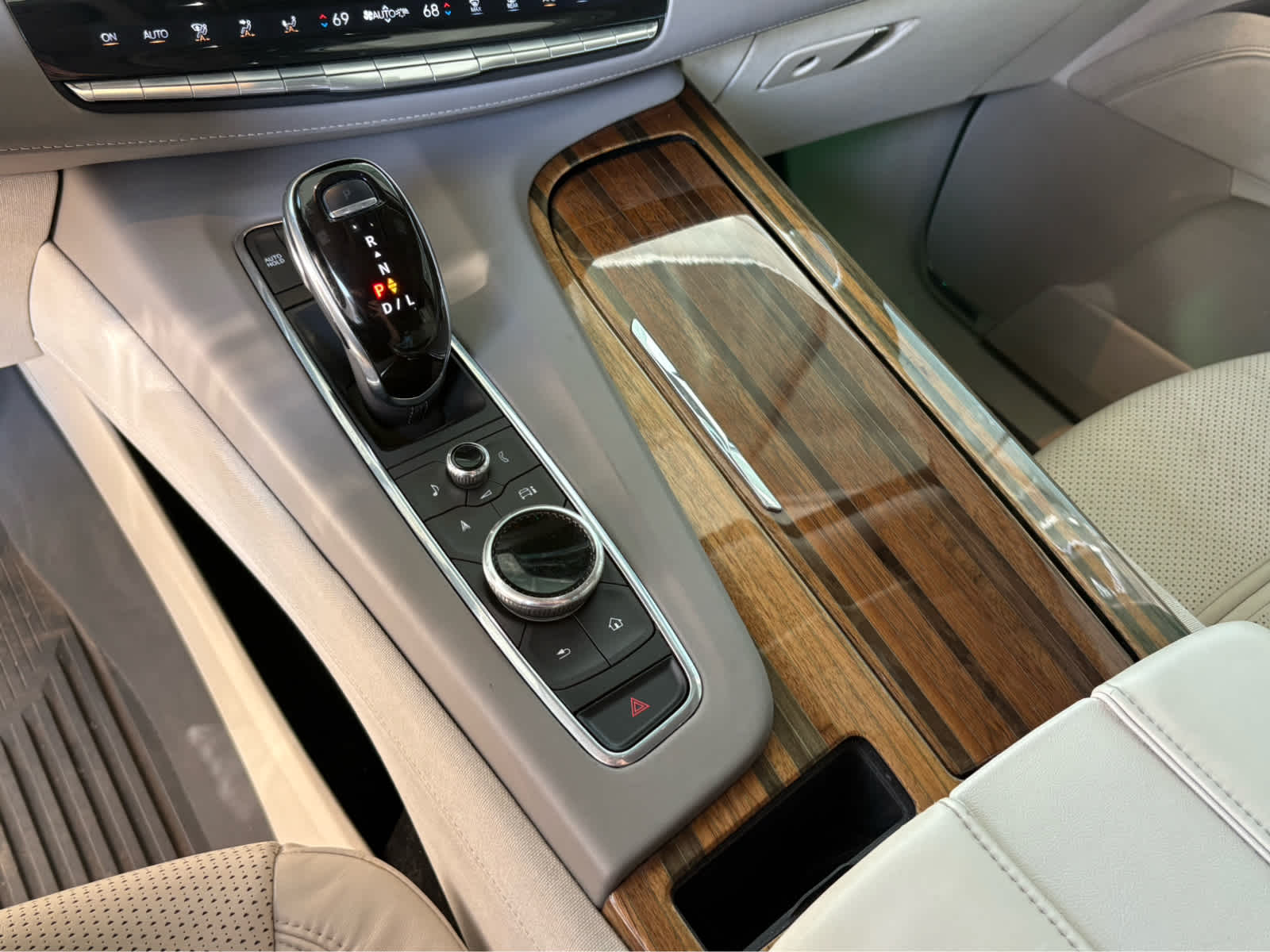 2021 Cadillac Escalade ESV Premium Luxury Platinum photo 14