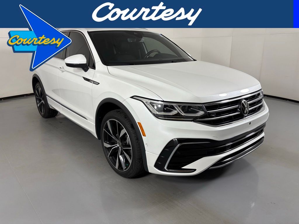 2024 Volkswagen Tiguan SEL R-LINE's photo