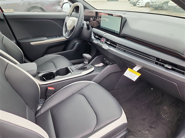 2025 Kia K4 GT-Line Turbo photo 13