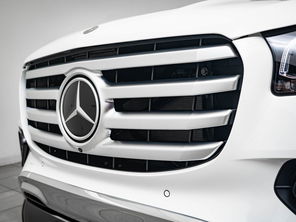 2026 Mercedes Benz GLS 450 4MATIC photo 3